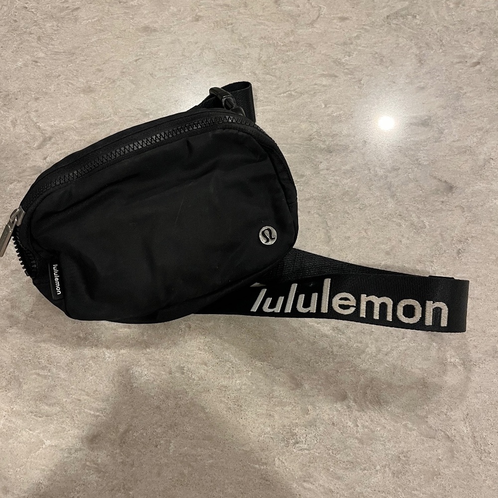 Lululemon crossbody